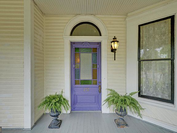 3rd image of 252 Benson St