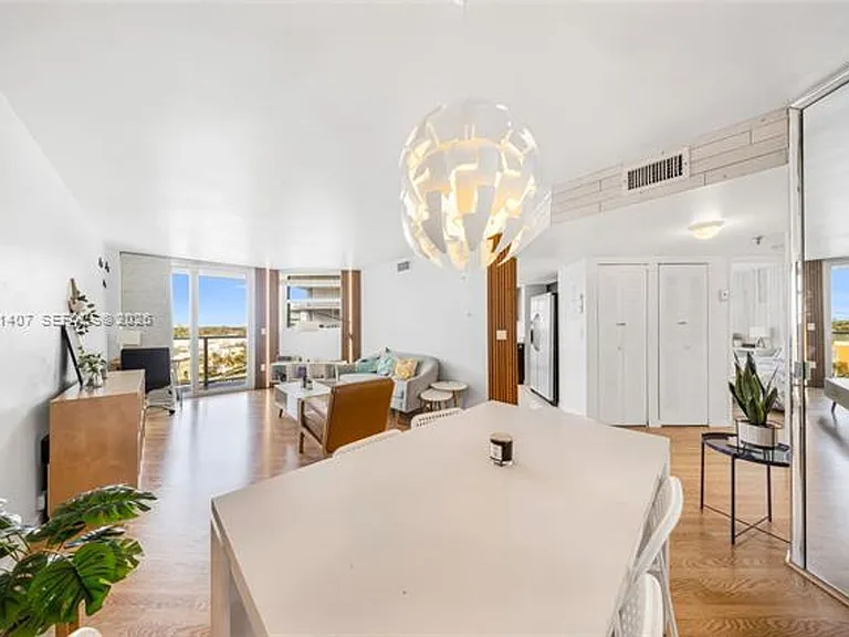 5880 Collins Ave #1007 — Photo 11