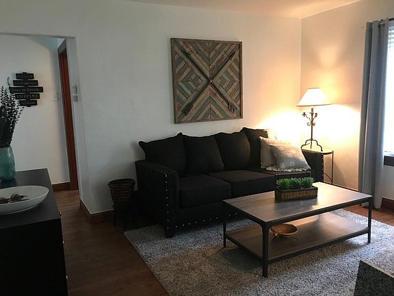 4th image of 2943 Washington Ave