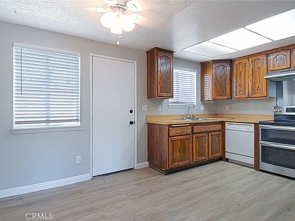 4th image of 2223 N Broadway APT L