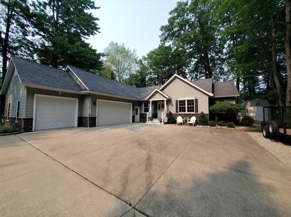321 Bright Angel Dr, Prudenville, MI 48651