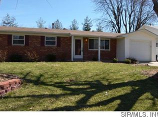 26 Village Dr, Swansea, IL