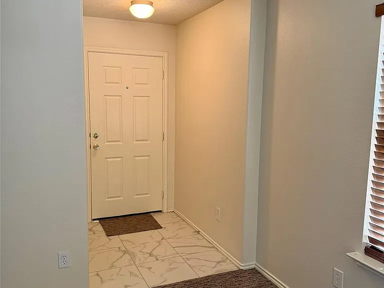8943 Farm Ridge Ln — Photo 4