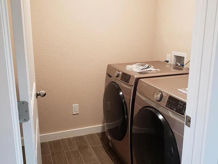 433 Red Robin St #433 — Photo 6