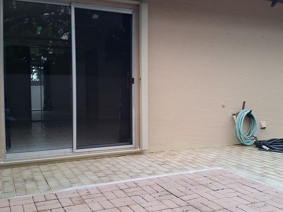 Extra Large Screened Patio