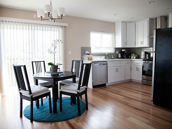 4th image of 4037 Garden Ave #B