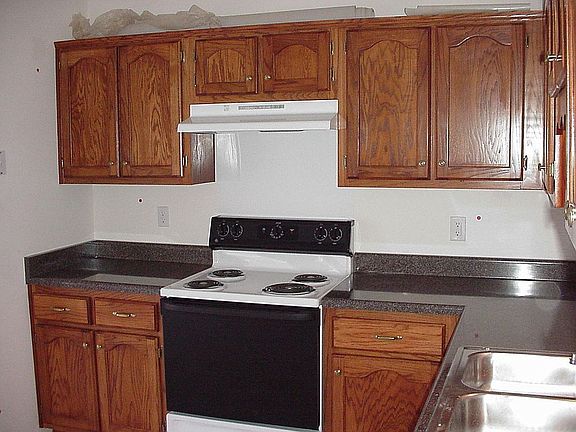 2nd image of 1817 Sarah Ann Dr W