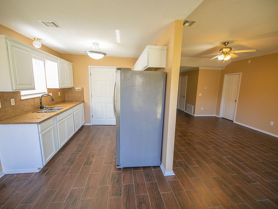 1st image of 1224 S Oleander Ln