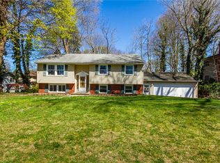 205 Courtly Cir, Rochester, NY 14615