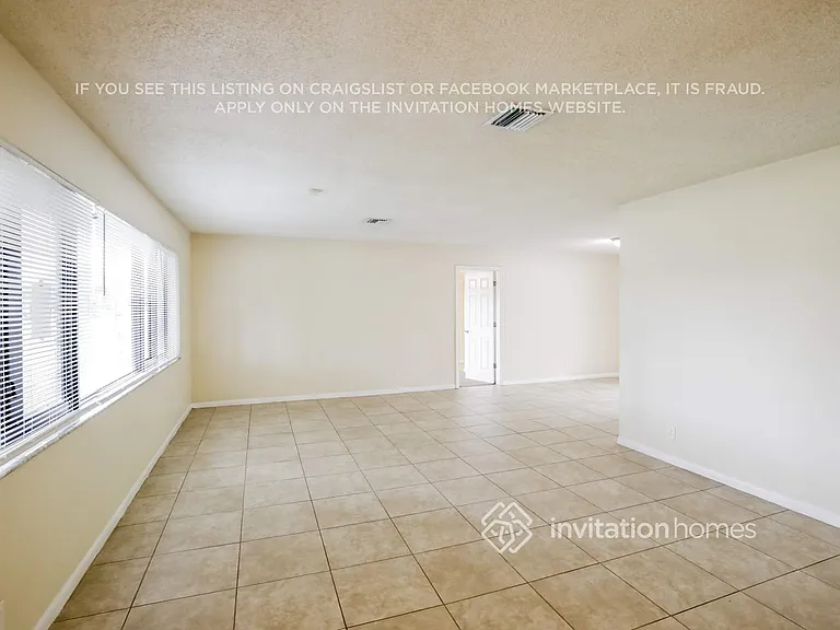 941 SW 75th Ter — Photo 4