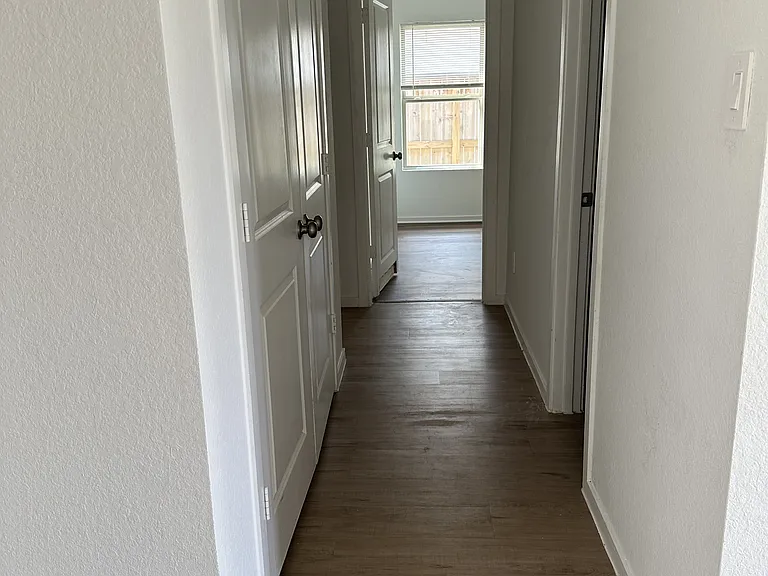 1558 San Sebastien Dr — Photo 4