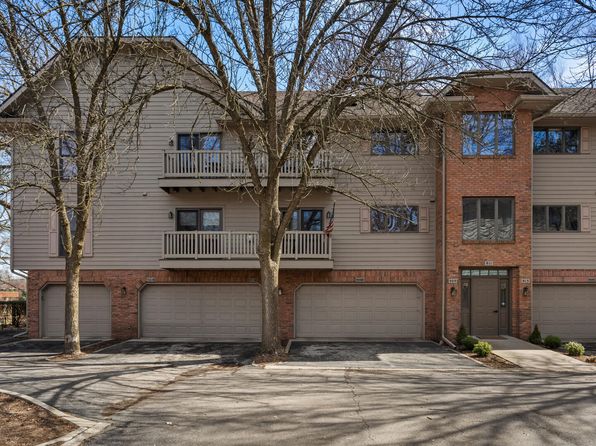 909 Cheshire Dr #B, Champaign, IL 61821