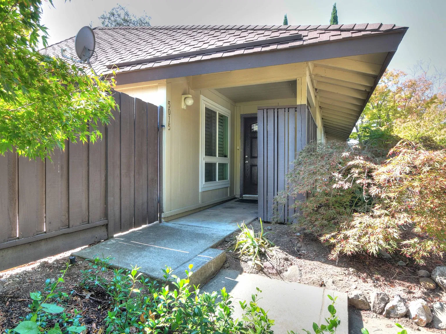 3 bed, 1164 sqft, $4,400 — Photo 2