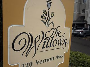 120 Vernon Ave #204, Kamloops, BC V2B1L6
