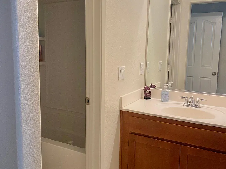 1357 Abbey Ln — Photo 20
