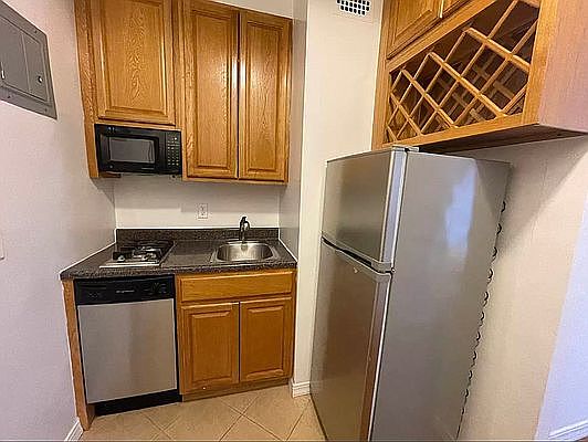 1st image of 448 E 78th St APT 3D