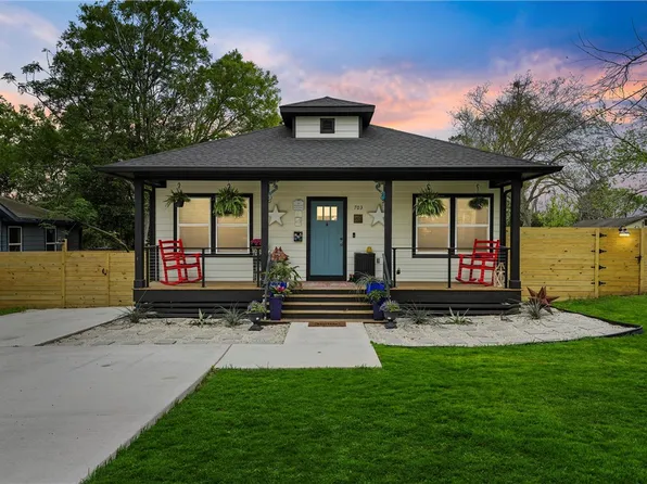 703 W 5th St, Brenham, TX 77833