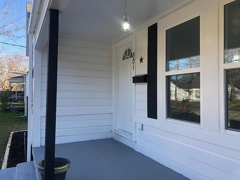 801 Aron St — Photo 8