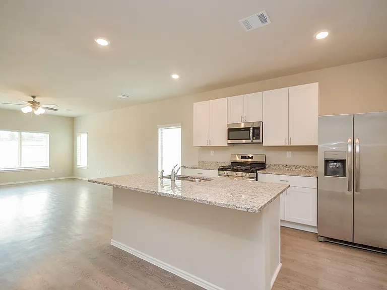 25513 Blossom Ct — Photo 4