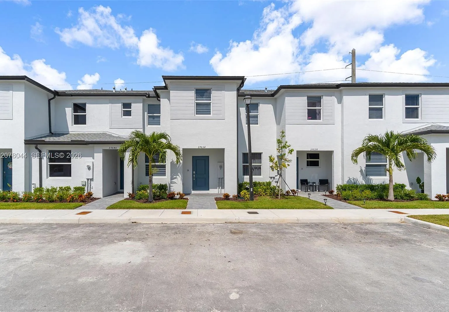 3 bed, 2.5 bath, $2,500 — Photo 1