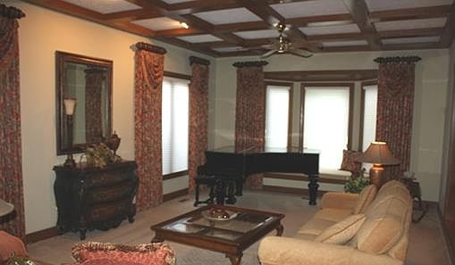 4th image of 670 Townsend Ct