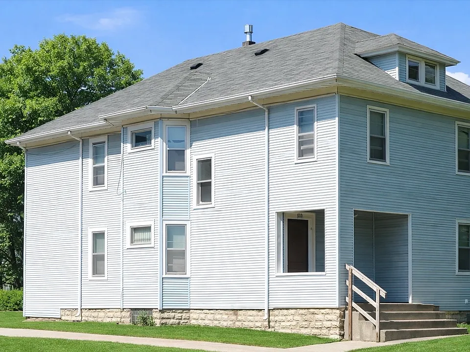 810 University Ave SE #810