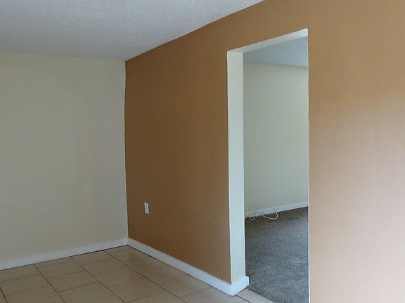 5th image of 150 N Columbia St