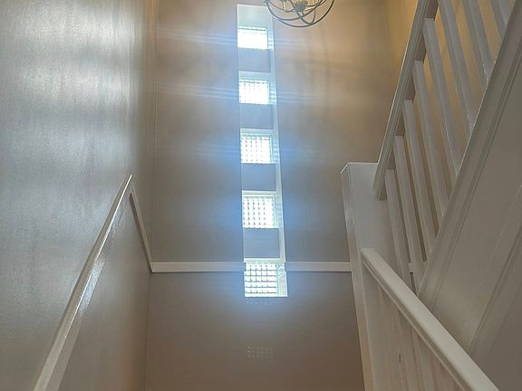 4th image of 10508 S Claremont Ave #1