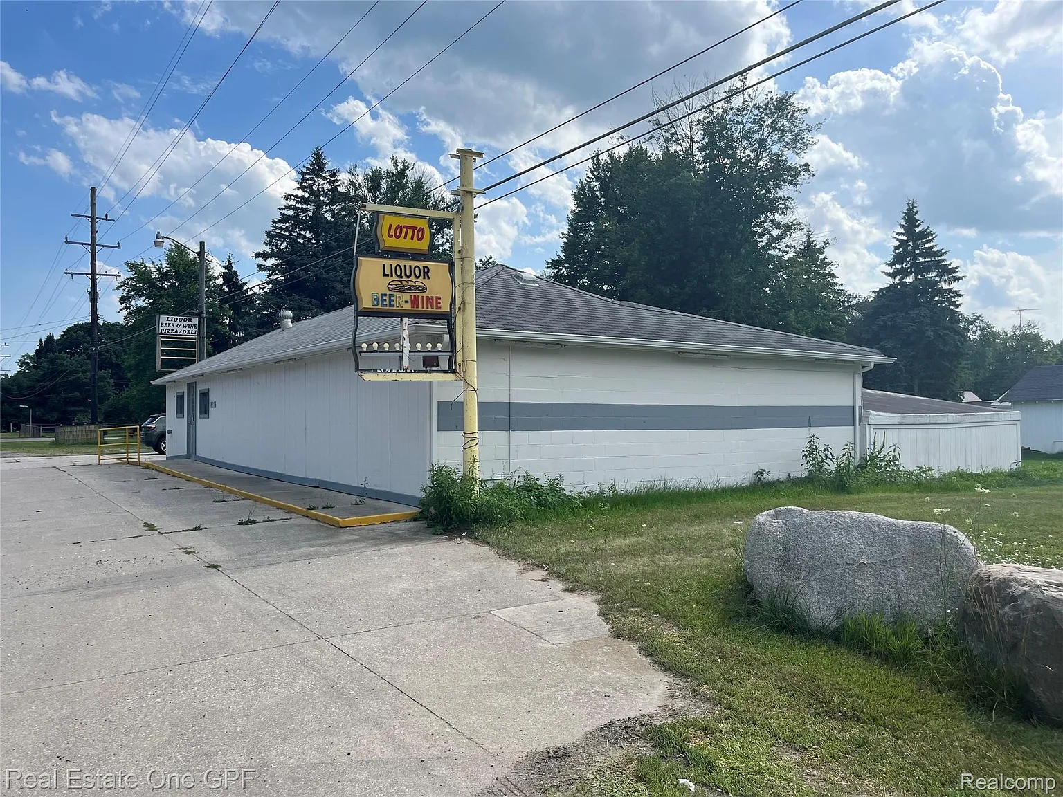 8216 Lakeshore Road - 1 — Photo 4