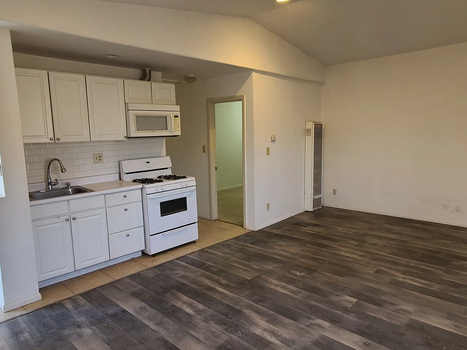 44149 Fenhold Street — Photo 2