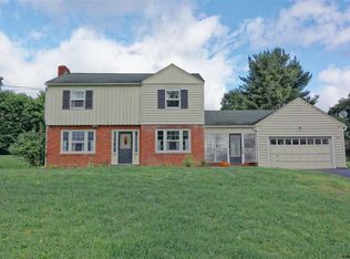 547 McChesney Ave Ext, Troy, NY 12180