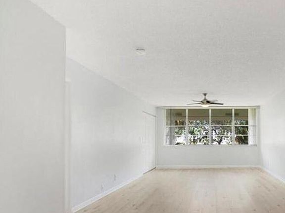 4th image of 2825 SW 22nd Ave APT 203