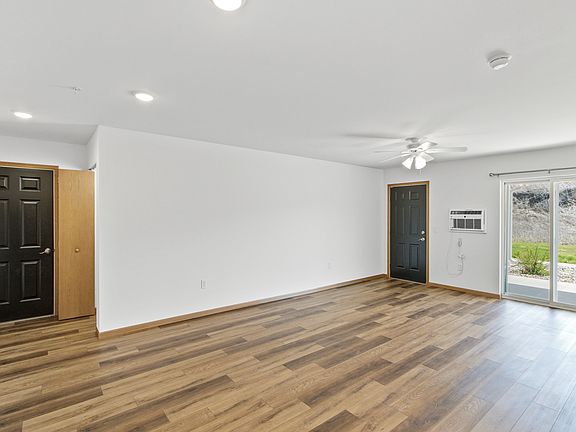 2nd image of 1360 Bayberry Ln #310