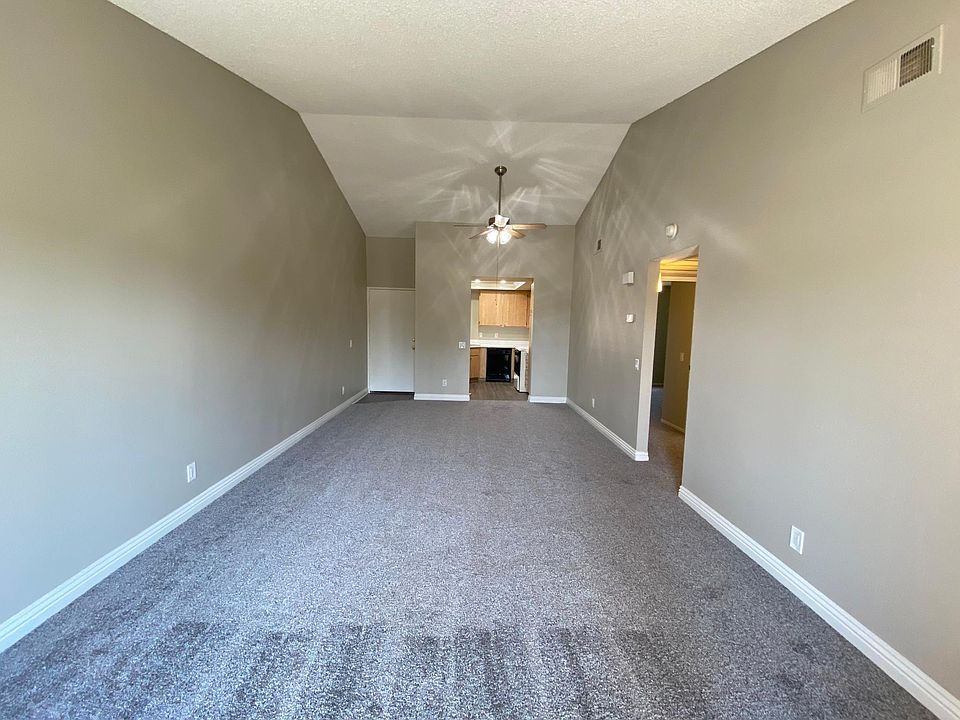 2 Bed Living Room