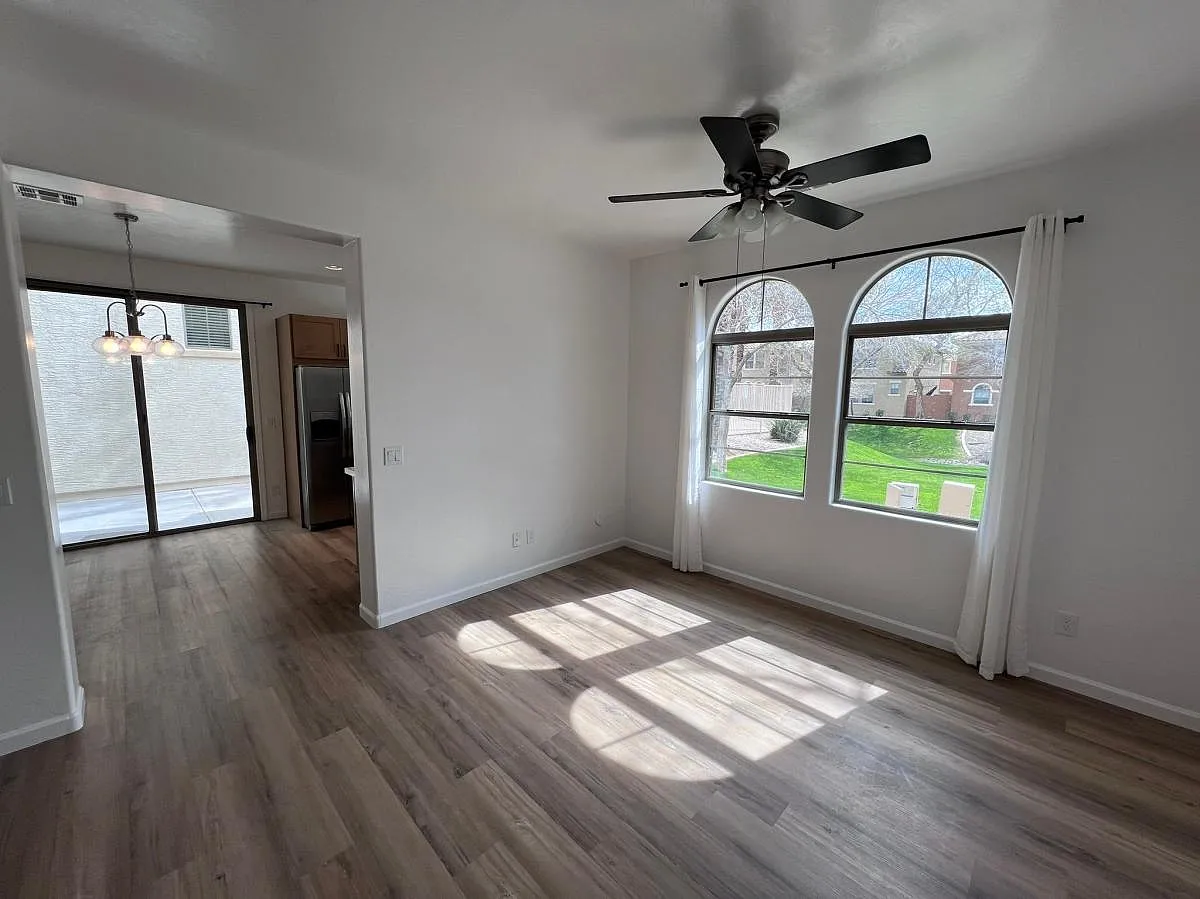 451 S Hawes Rd — Photo 4