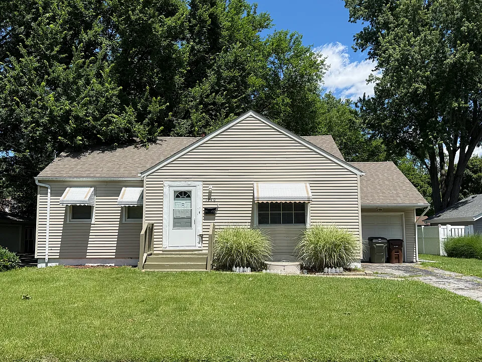1240 Hickory Rd