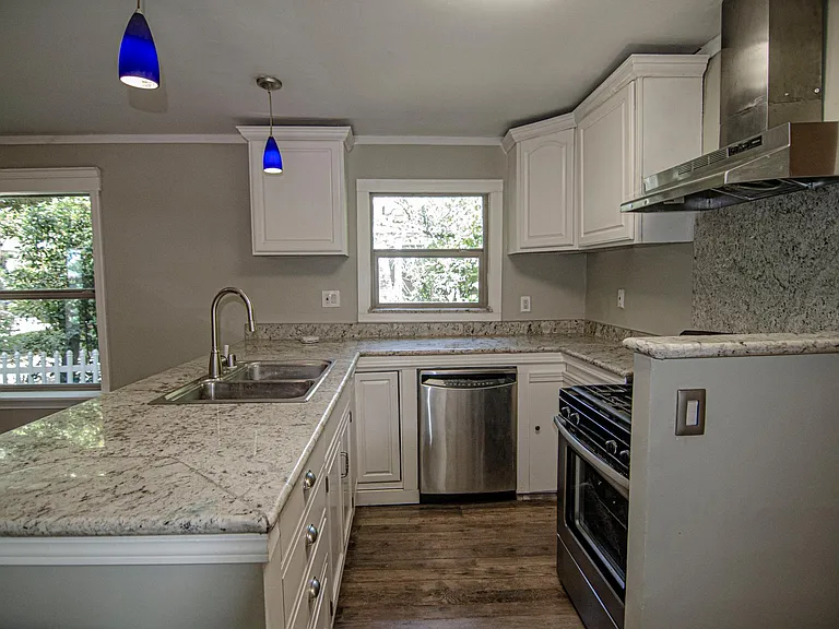 409 Cleveland Ave — Photo 7