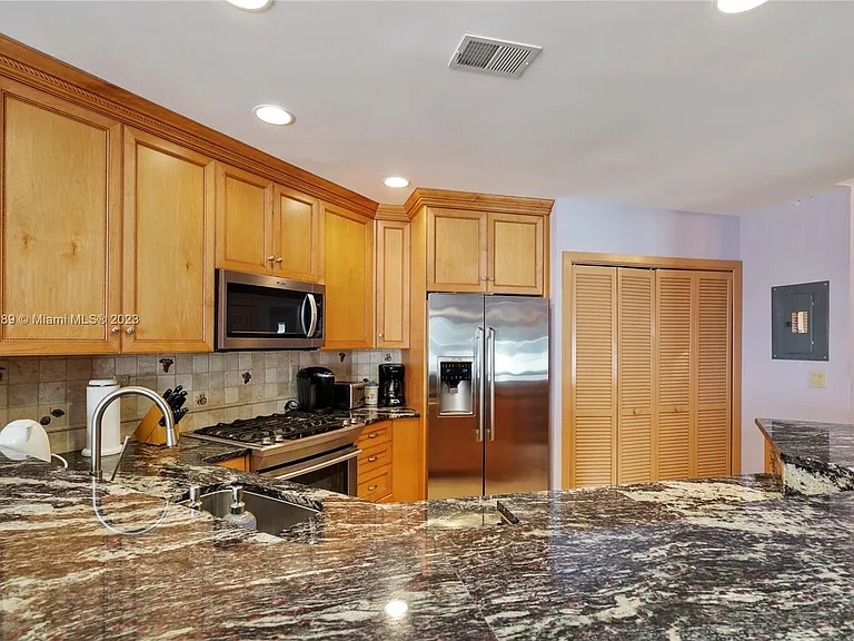 900 Ocean Ave #108 — Photo 18