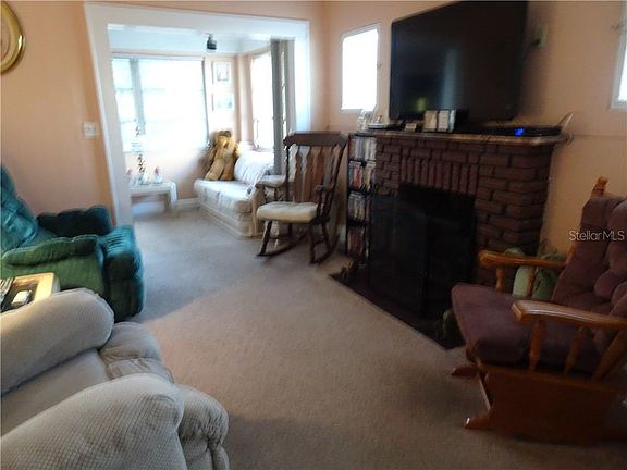 2nd image of 4438 Burlington Ave N