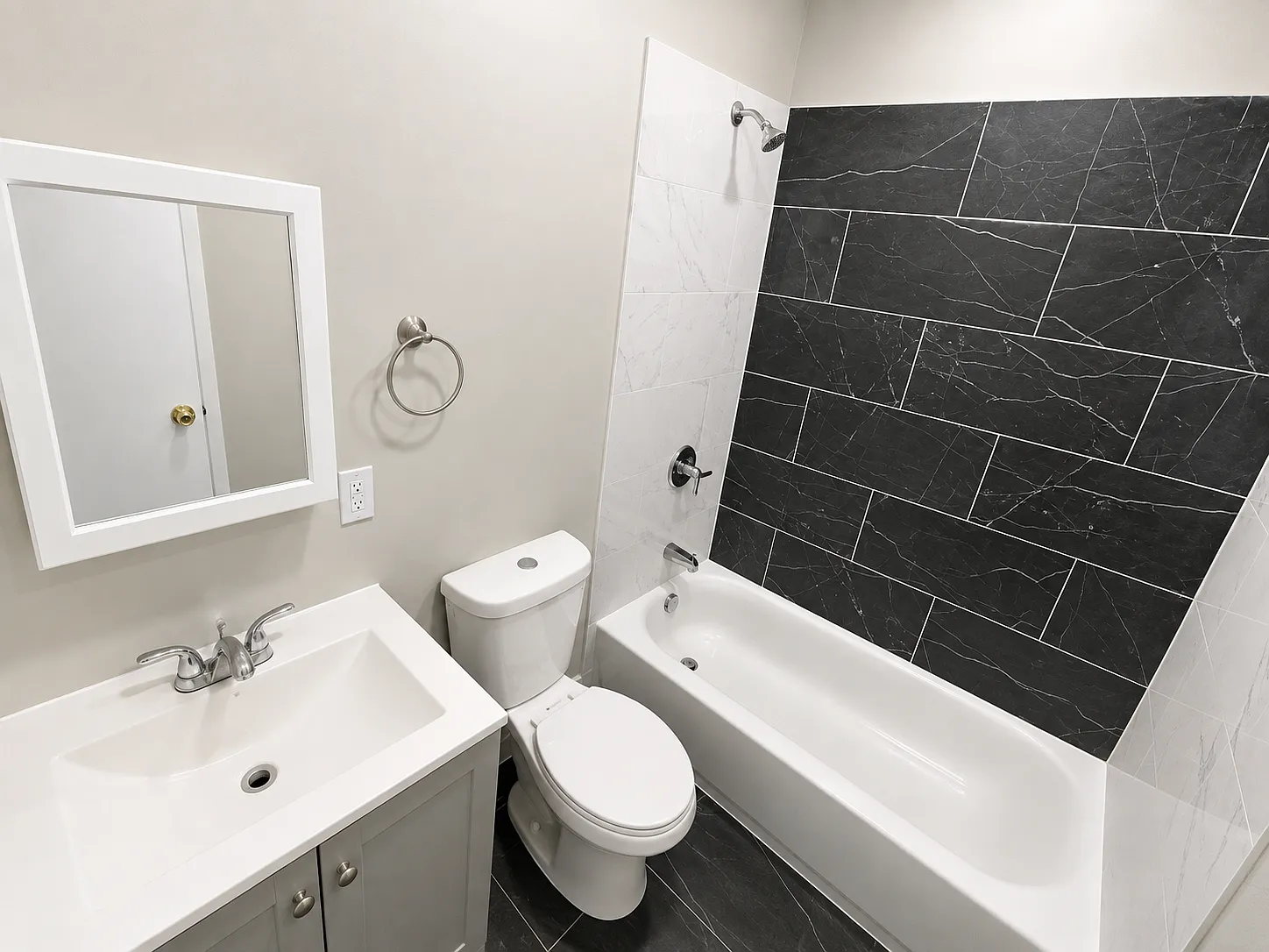 5 bed, 1.5 bath, 1500 sqft, $2,445 — Photo 2