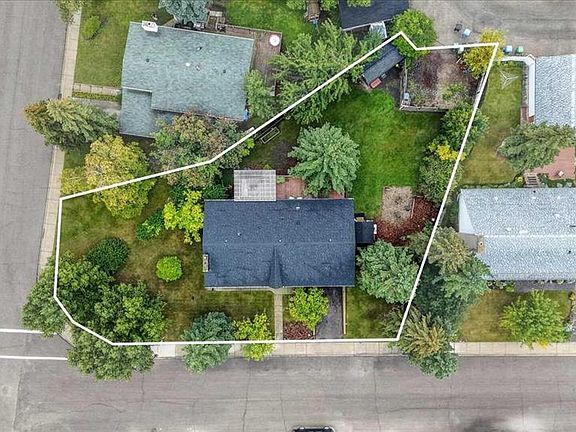 2nd image of 1703 N 107th Ave SW