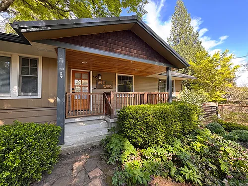 555 G Ave Photo 1