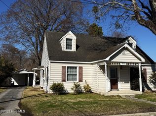 810 Green St, Columbia, NC 27925