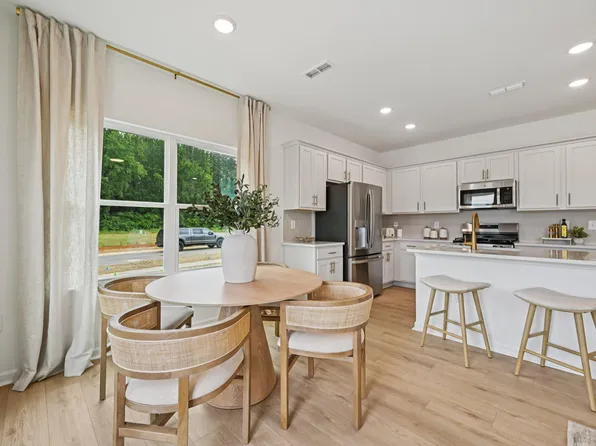 273 Stone Valley Ln, Clayton, NC 27520