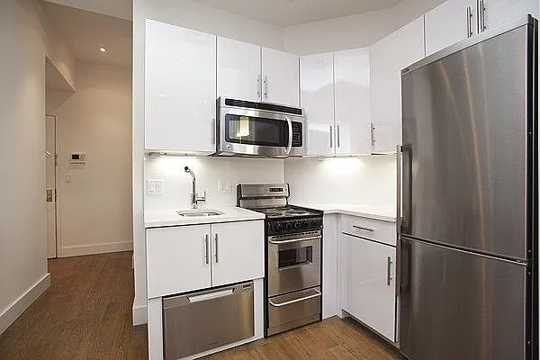 Rented by REAL New York | media 22