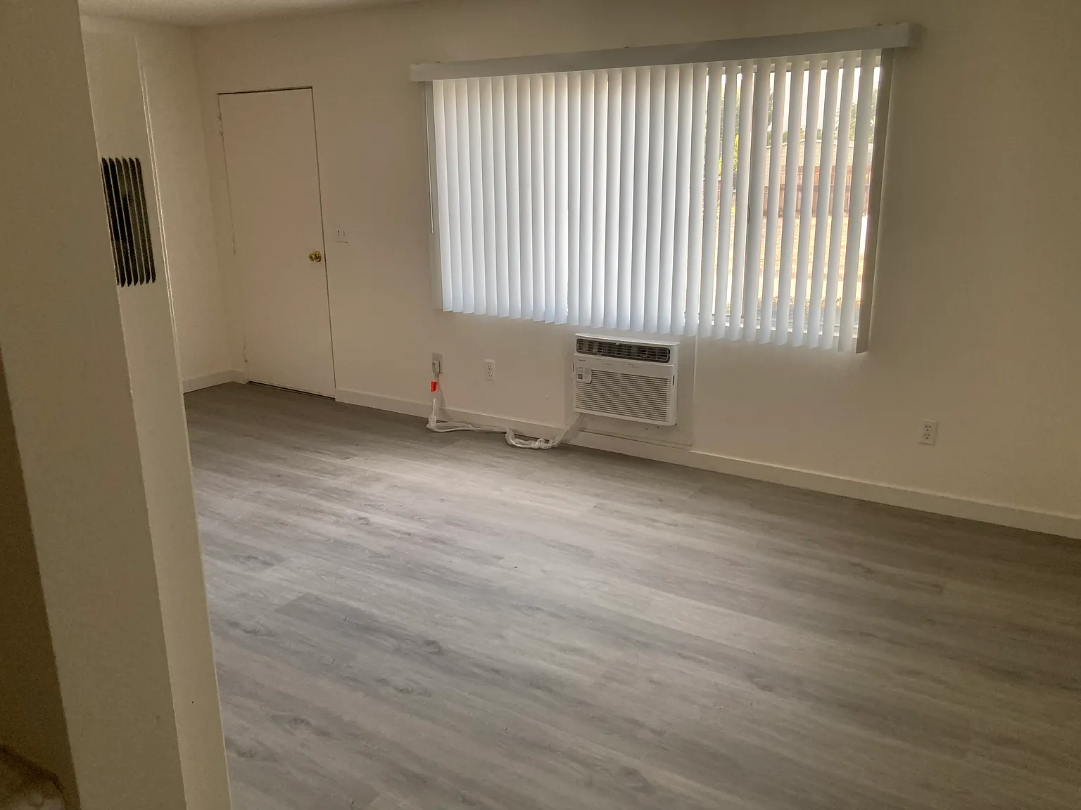 2 bed, 900 sqft, $2,250 — Photo 1
