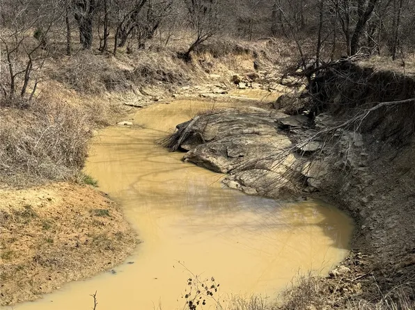 2913 County Line Rd, Chico, TX 76431