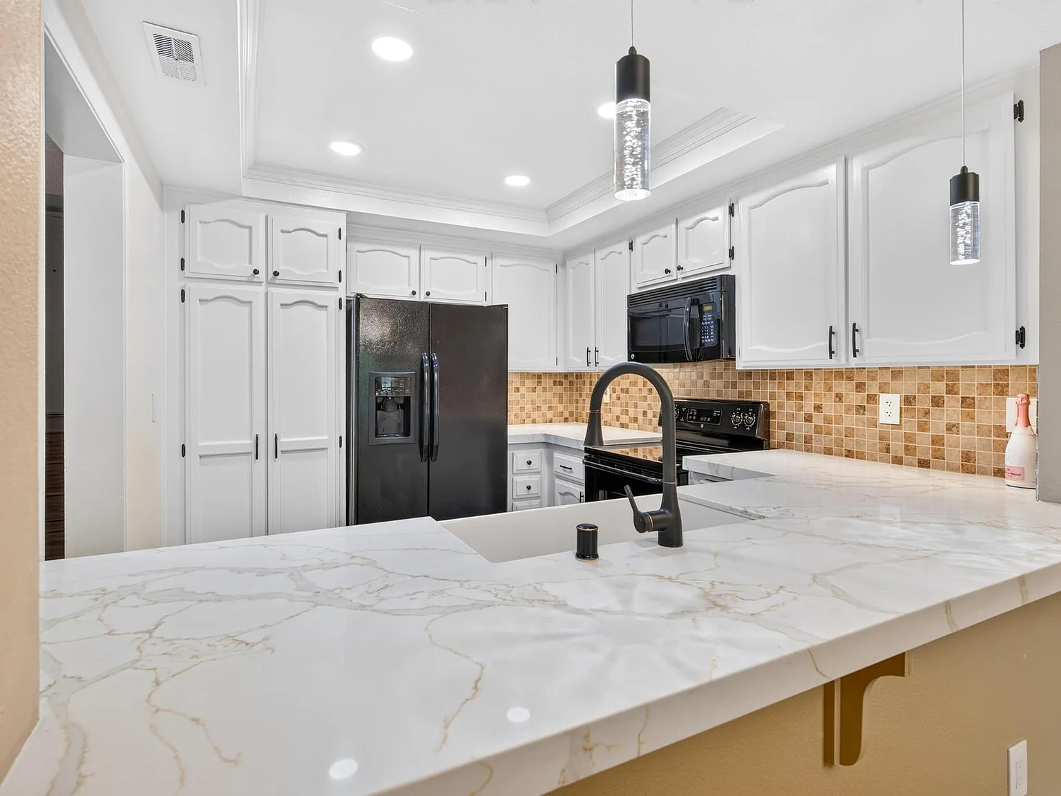 2 bed, 2.5 bath, 1566 sqft, $3,250 — Photo 4