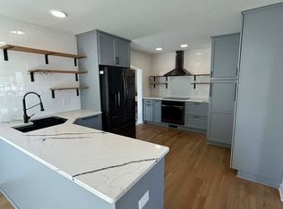 1387 Fishermans Rd, Norfolk, VA 23503