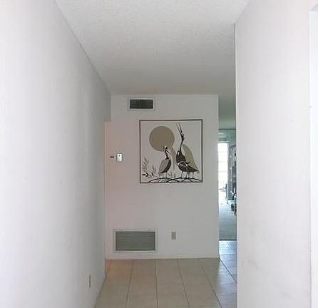 2nd image of 40 Vista Gardens Trl